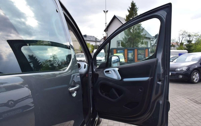 Citroen Berlingo cena 34800 przebieg: 150756, rok produkcji 2014 z Dobrzyca małe 667